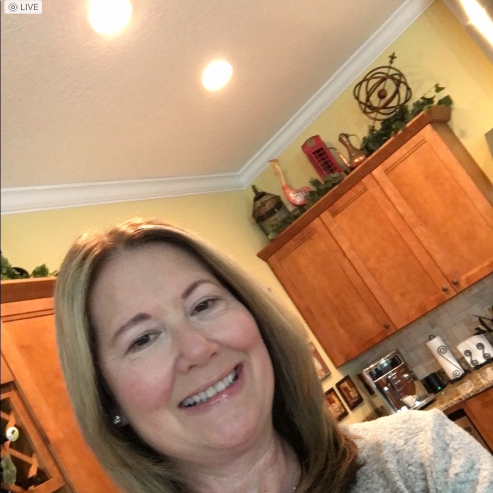 Meet your Posher, Christine